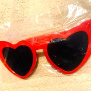 4 pairs of heart shape glasses 20